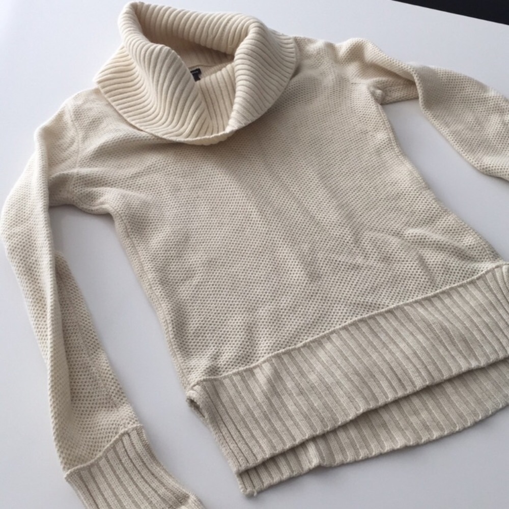 Club Monaco cowl neck cream sweater XS